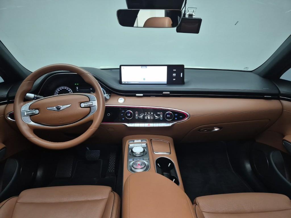 Genesis GV70 - Vista 7