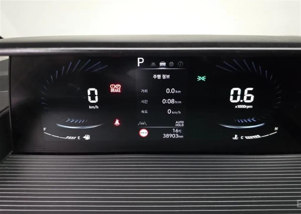 HYUNDAI Staria - Vista 8