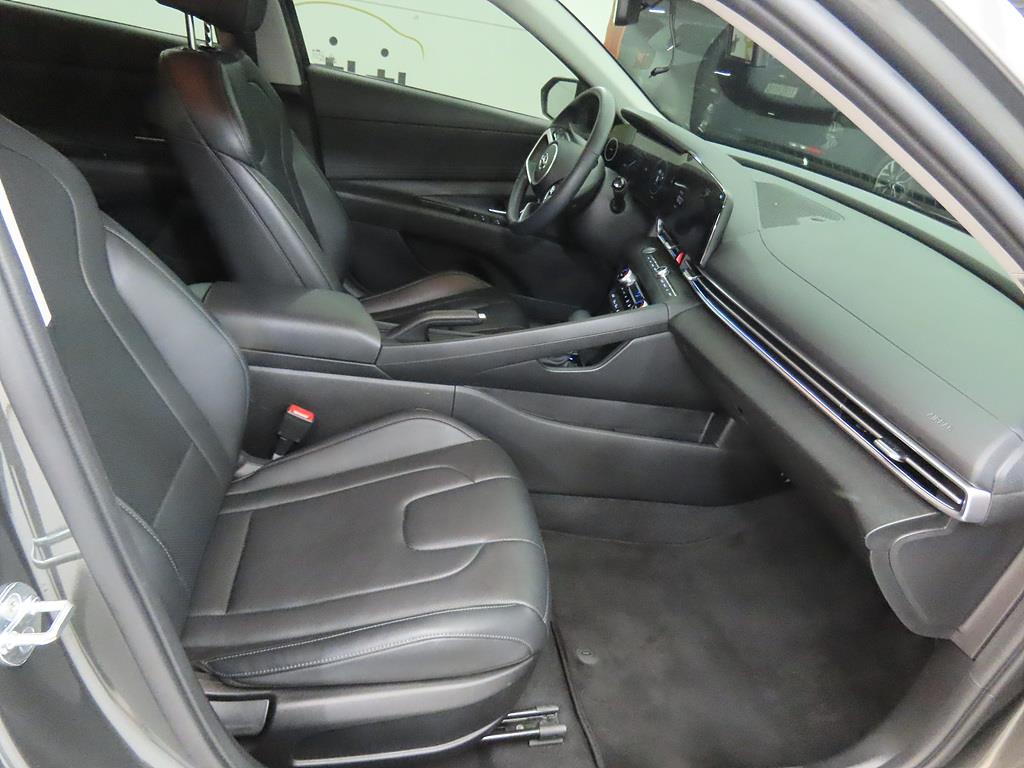 HYUNDAI Avante - Vista 7