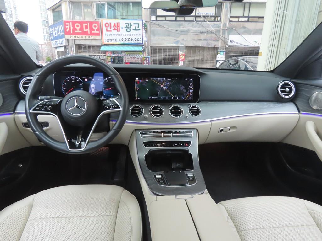 Mercedes Benz E class - Vista 7