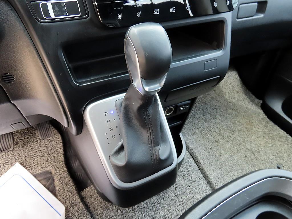 HYUNDAI Staria - Vista 10