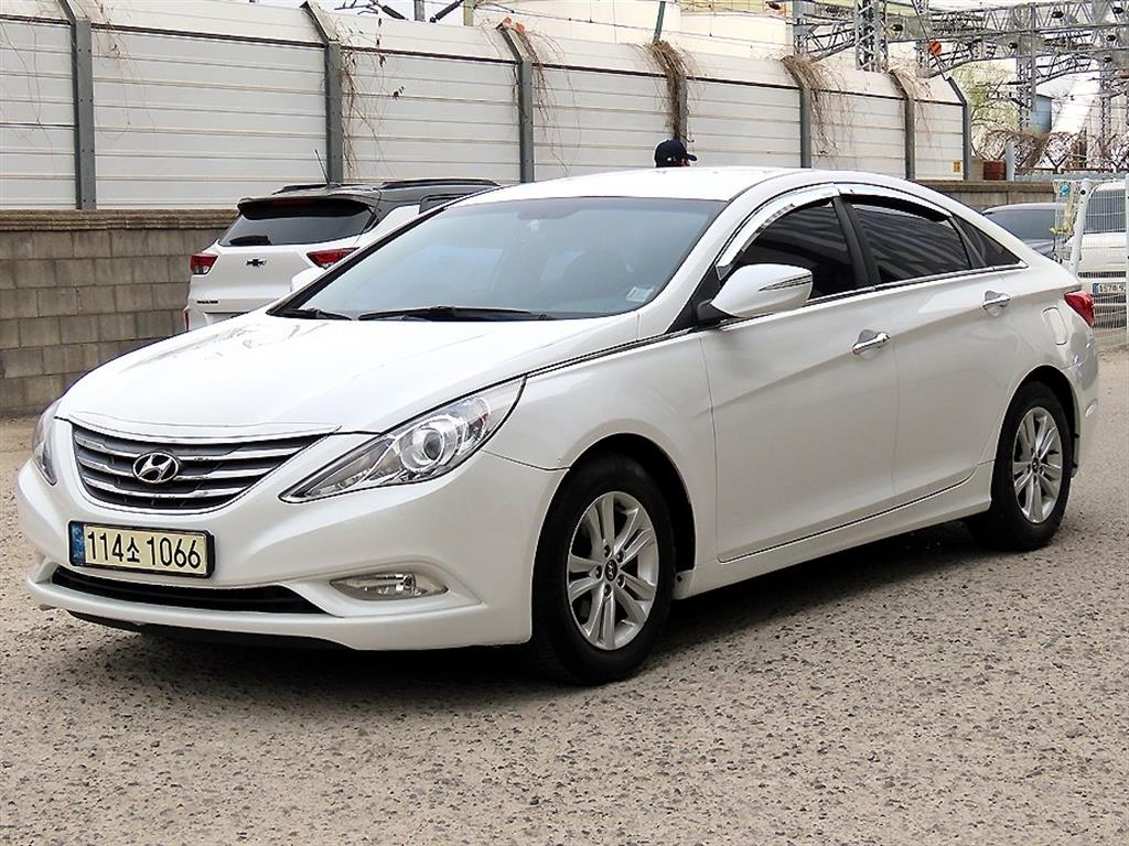 HYUNDAI Sonata - Vista 2