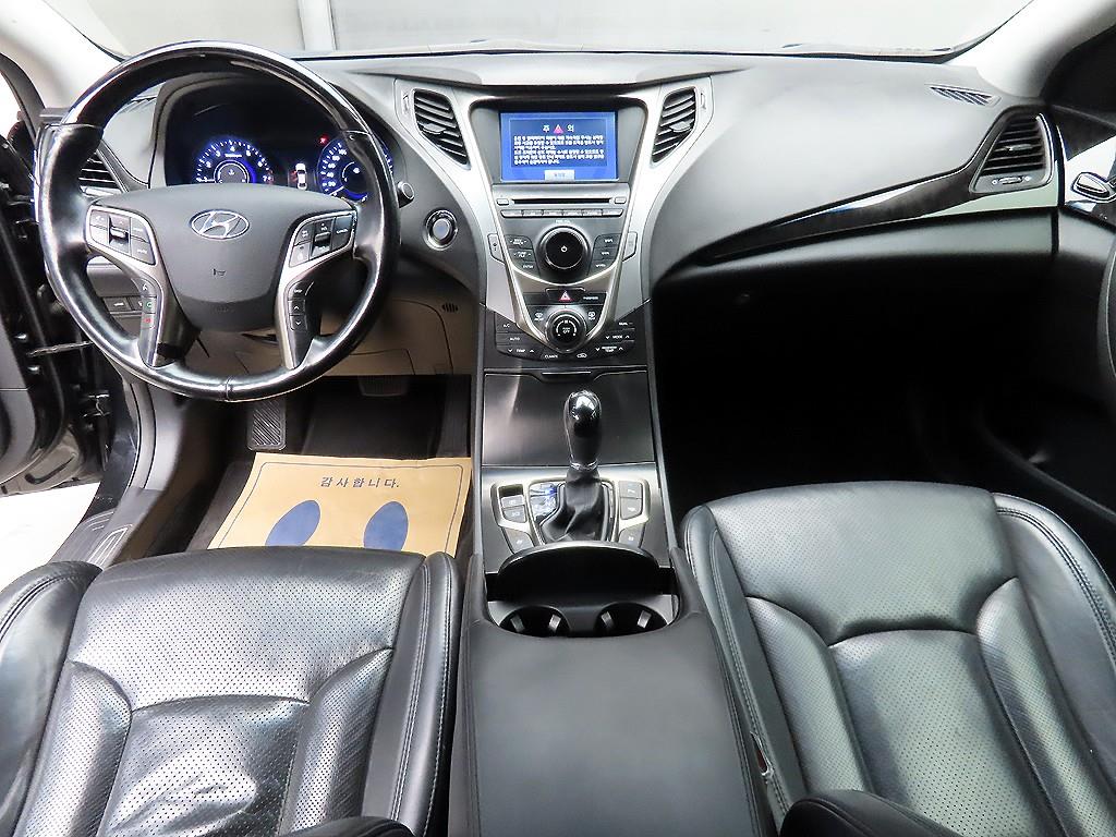 HYUNDAI Grandeur - Vista 7