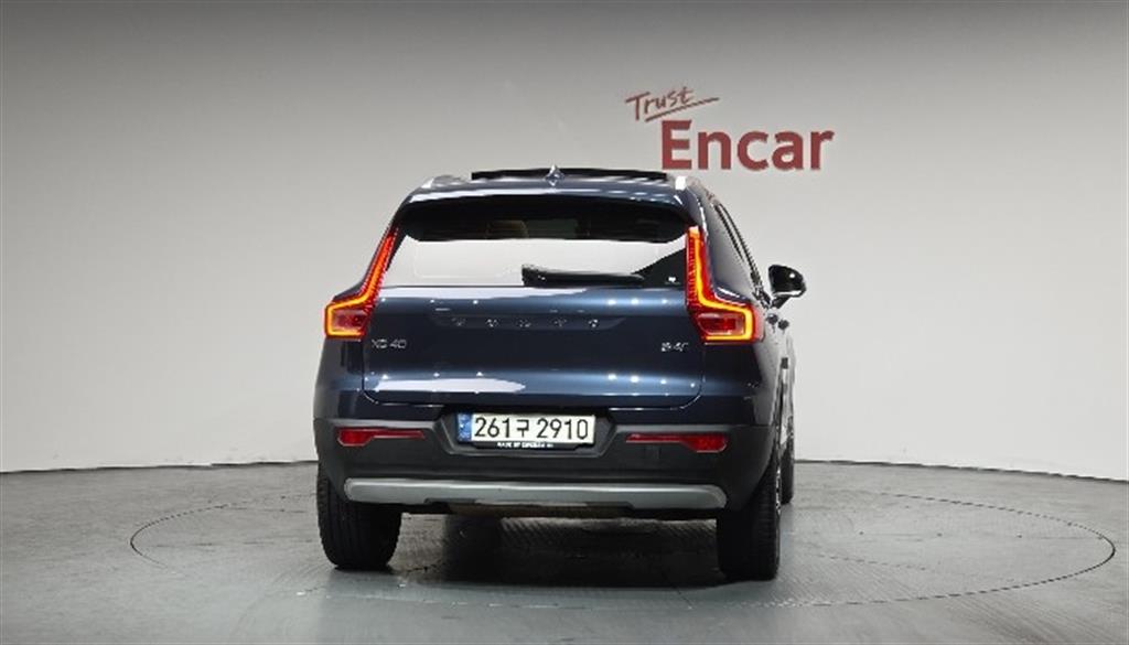 Volvo XC40 - Vista 4