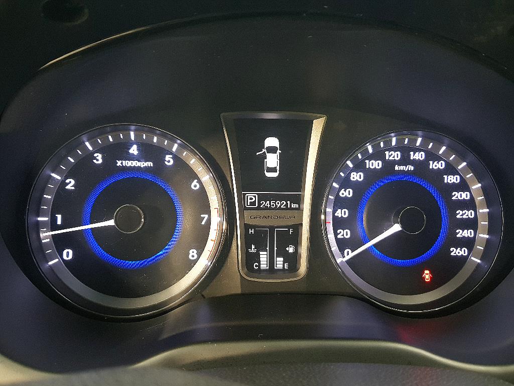 HYUNDAI Grandeur - Vista 7