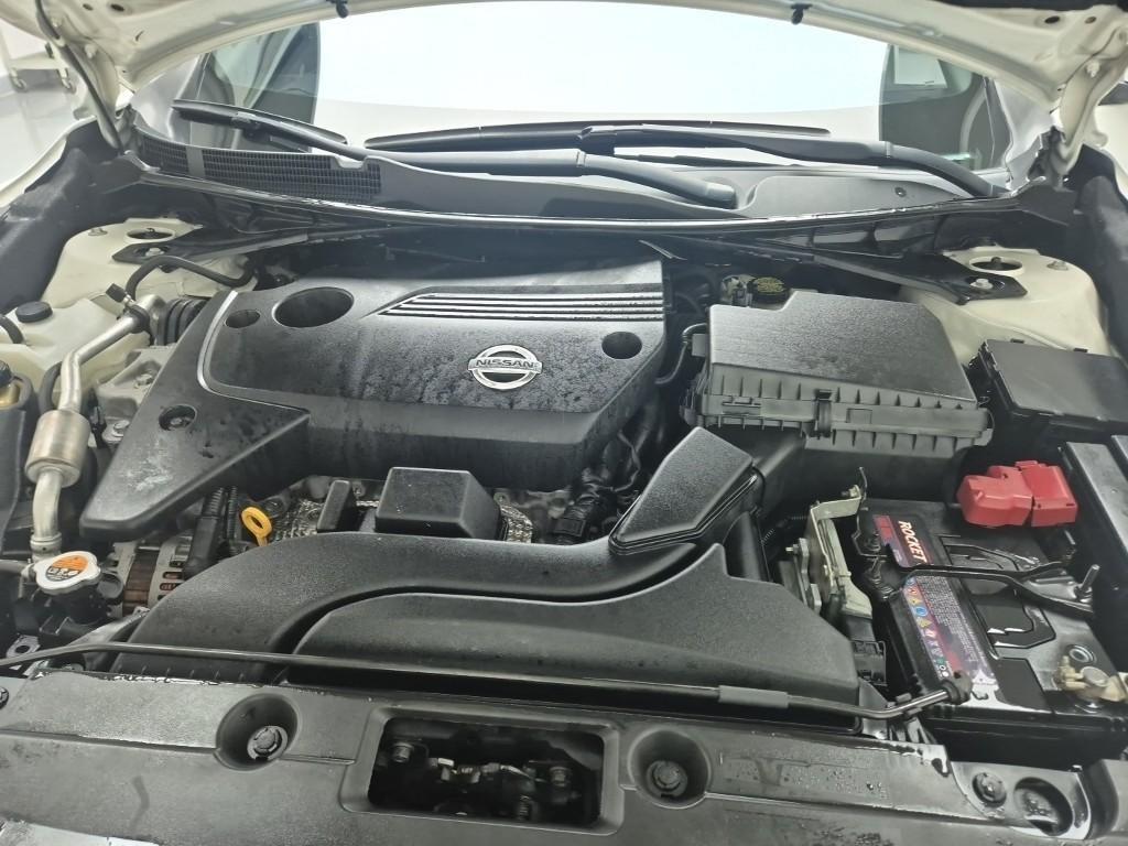 Nissan Altima - Vista 5