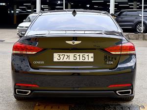 HYUNDAI Genesis - Vista 6