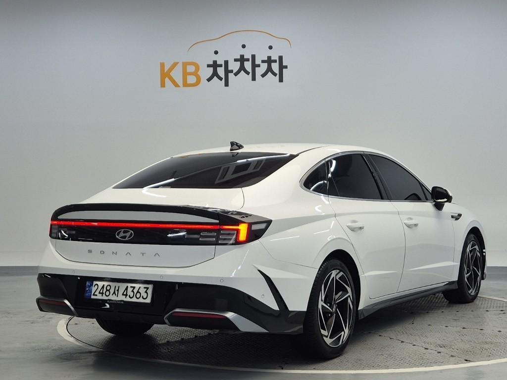 HYUNDAI Sonata - Vista 4