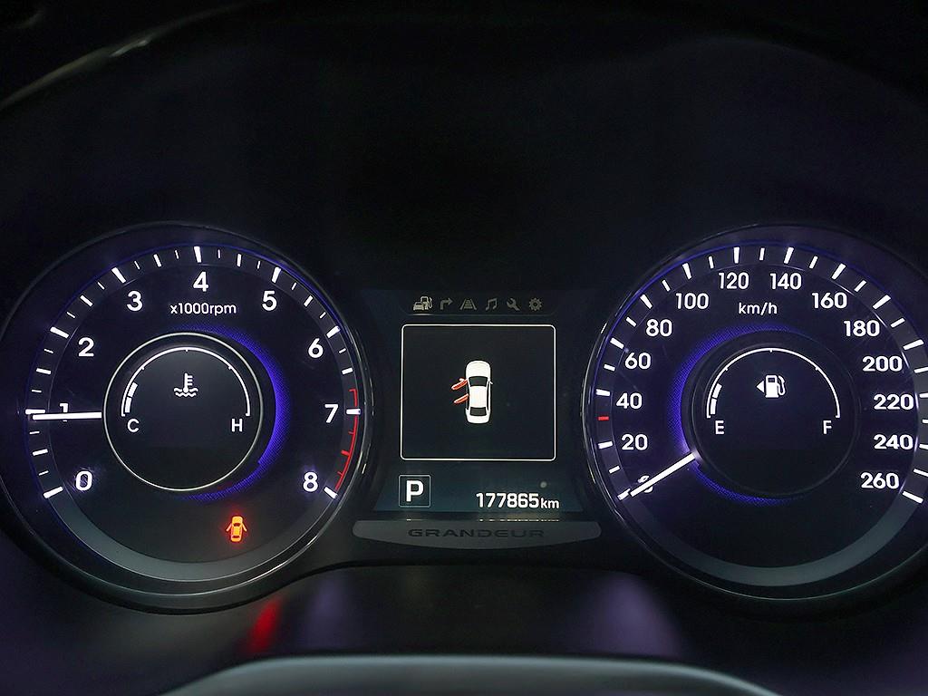 HYUNDAI Grandeur - Vista 11