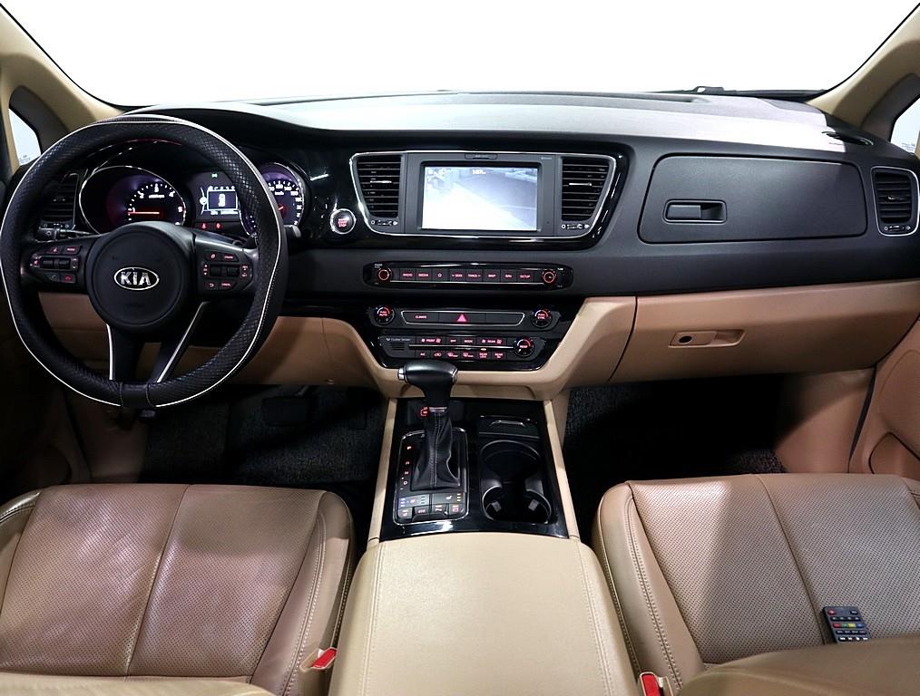 KIA Carnival - Vista 5
