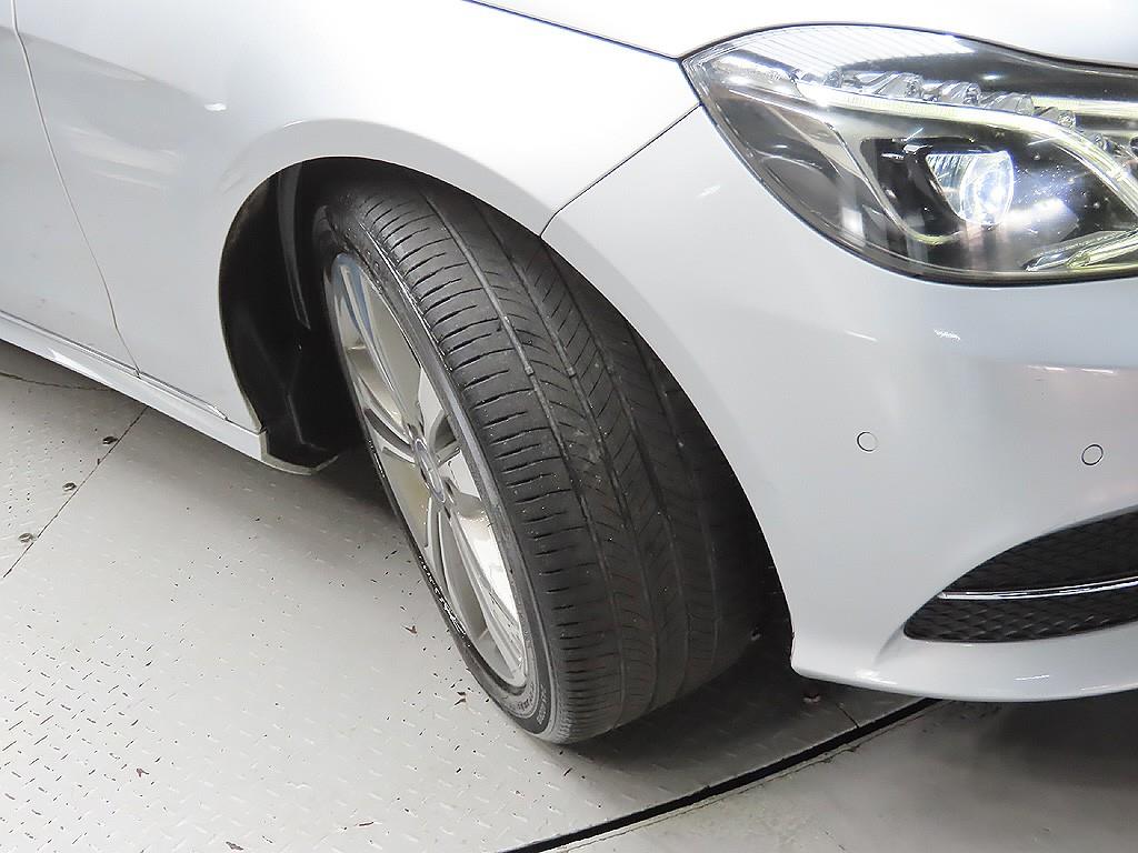 Mercedes Benz E class - Vista 9