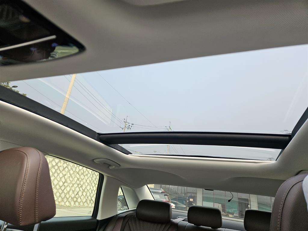 HYUNDAI Grandeur - Vista 11