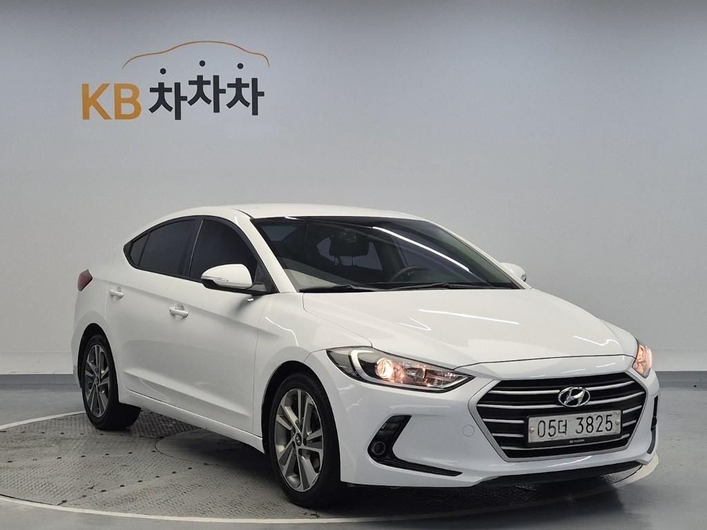 HYUNDAI Avante - Vista 4