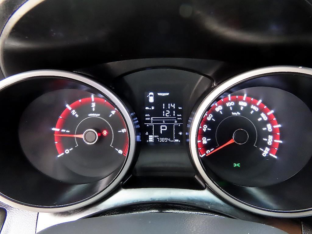 Ssangyong Tivoli - Vista 9