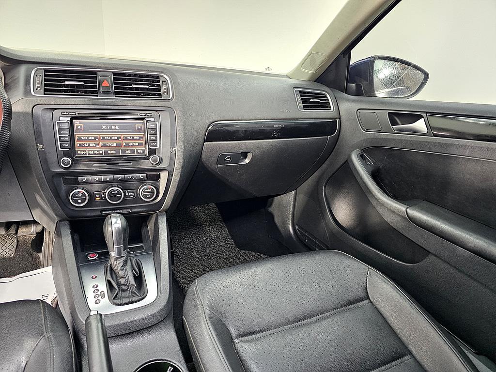 Volkswagen Jetta - Vista 10