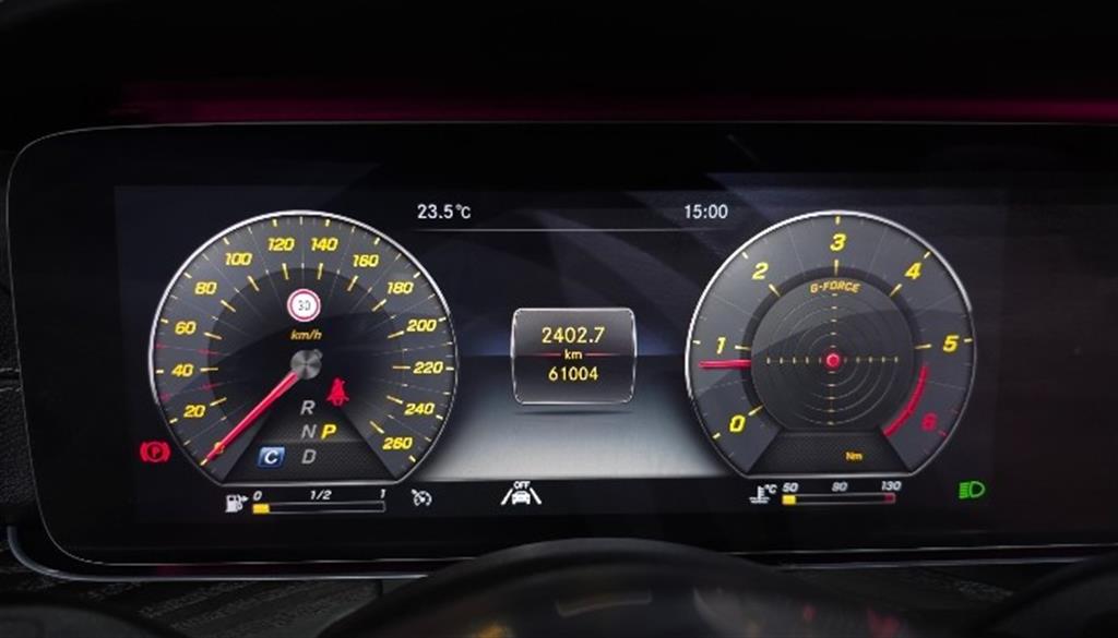 Mercedes Benz E class - Vista 8