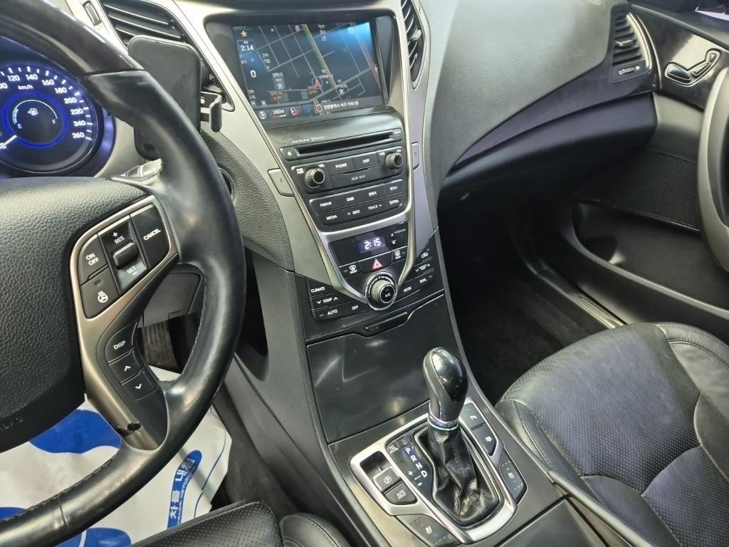 HYUNDAI Grandeur - Vista 10