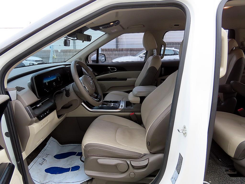 KIA Carnival - Vista 5