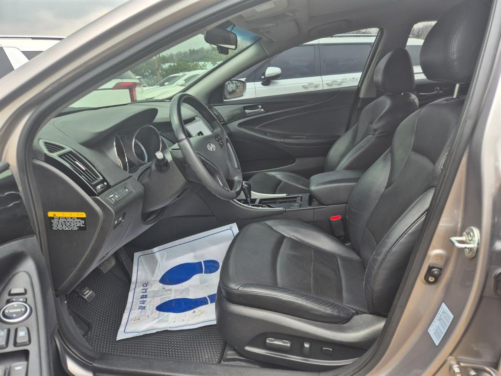 HYUNDAI Sonata - Vista 8