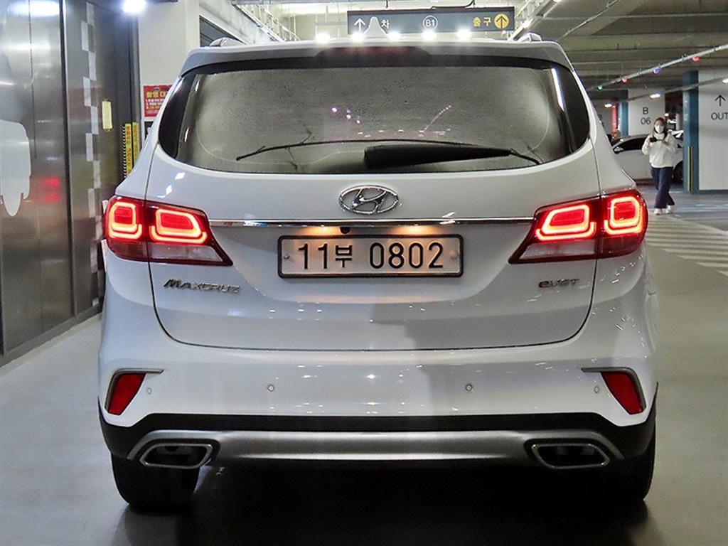 HYUNDAI Maxcruz - Vista 5