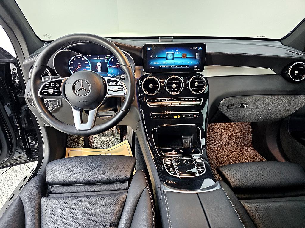 Mercedes Benz GLC Class - Vista 5