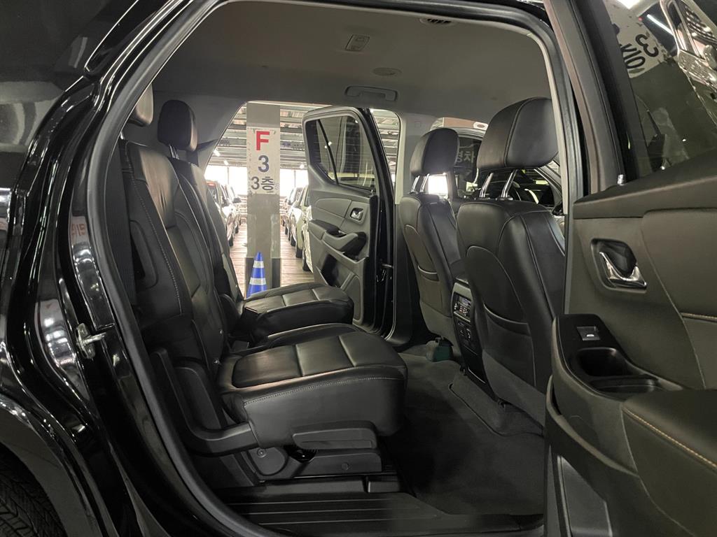 Chevrolet Travers - Vista 10