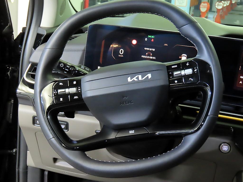 KIA Carnival - Vista 8
