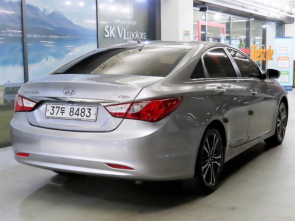 HYUNDAI Sonata - Vista 4