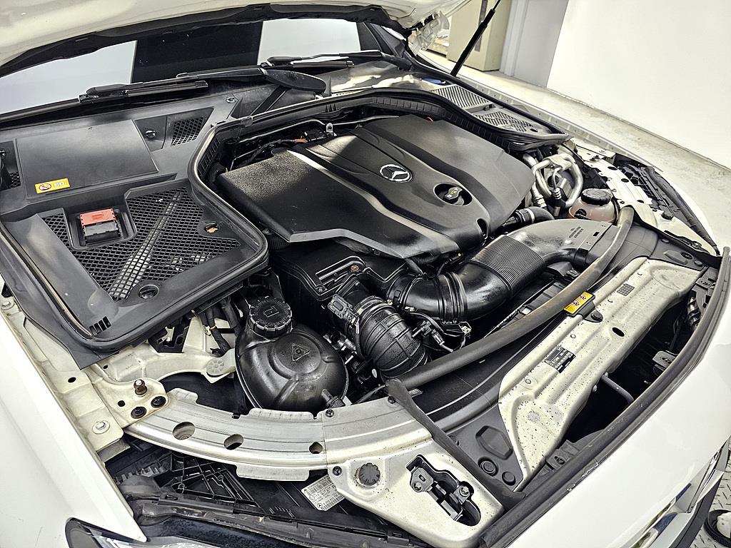 Mercedes Benz C Class - Vista 6