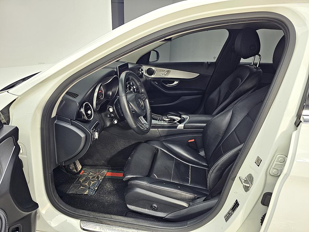 Mercedes Benz C Class - Vista 8