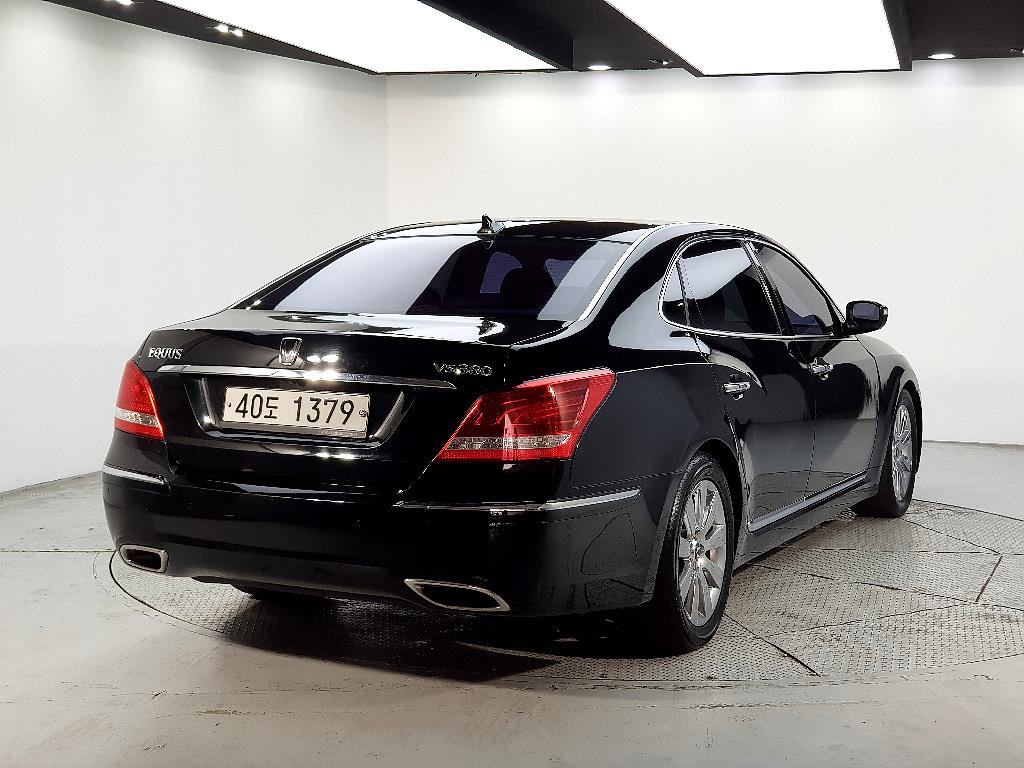 HYUNDAI Equus - Vista 4