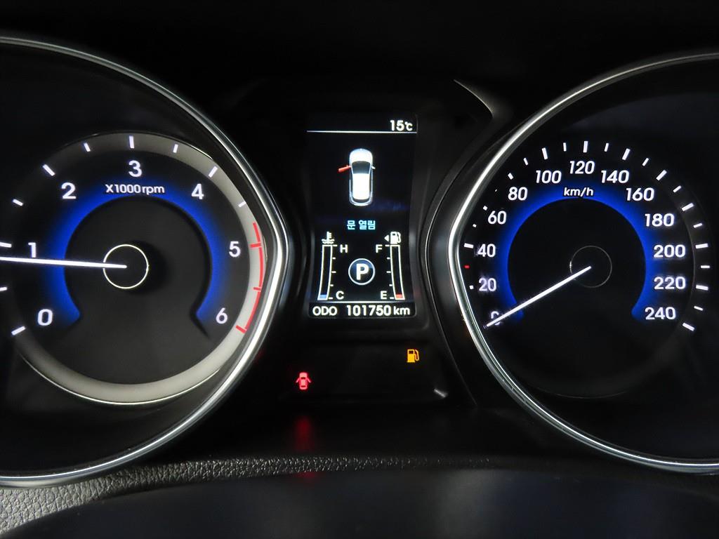 HYUNDAI i30 - Vista 8