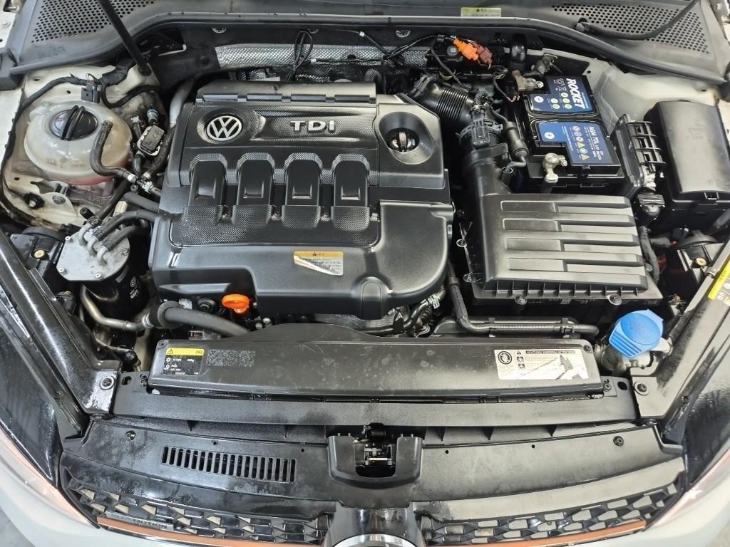 Volkswagen Golf - Vista 5