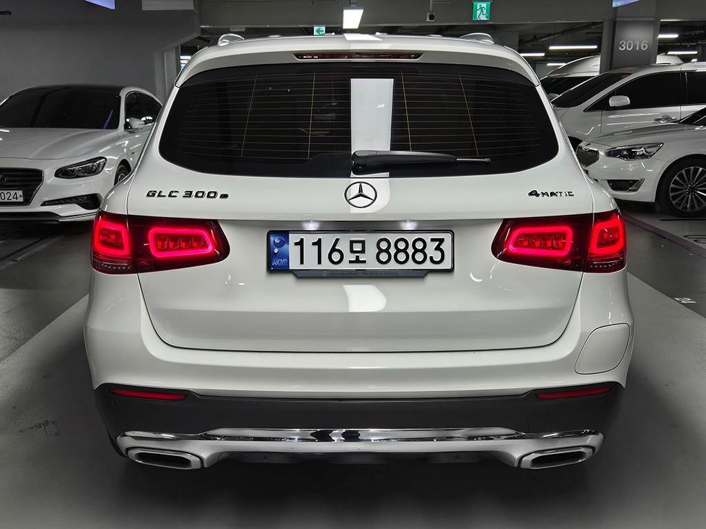 Mercedes Benz GLC Class - Vista 4