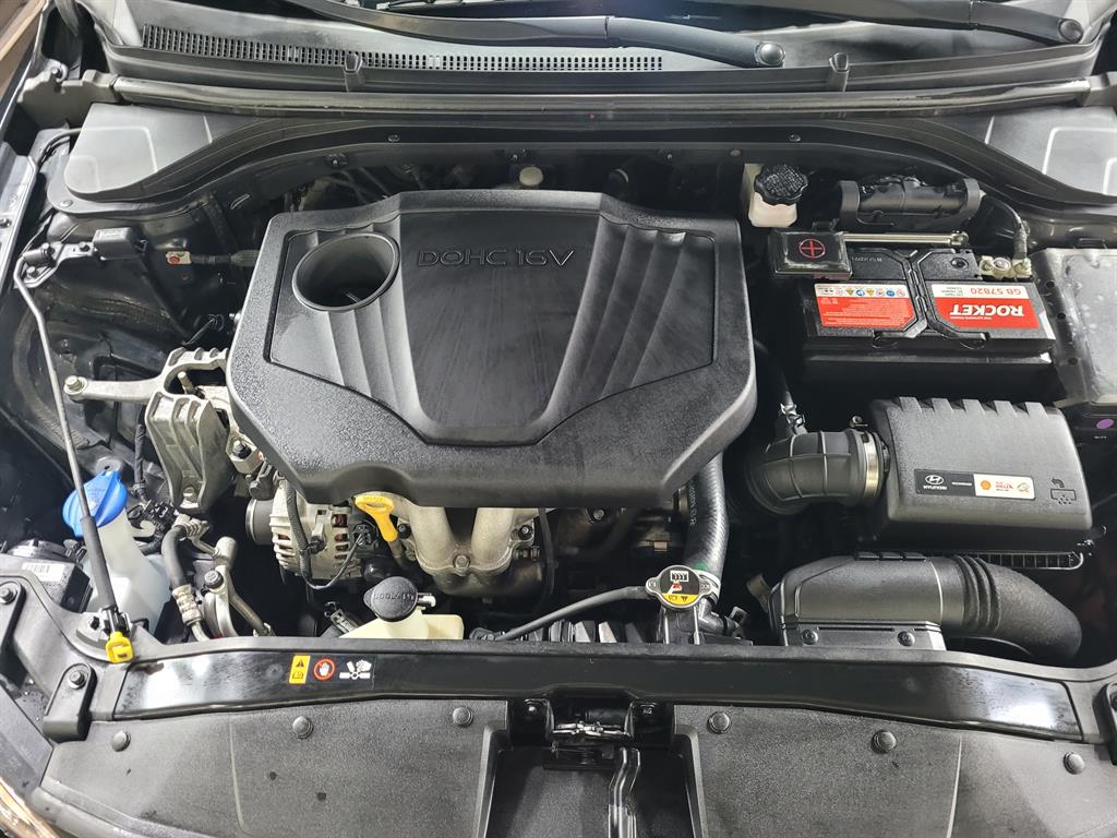 HYUNDAI Avante - Vista 11