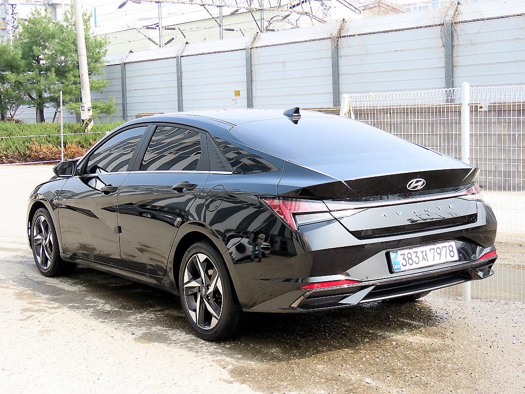 HYUNDAI Avante - Vista 3