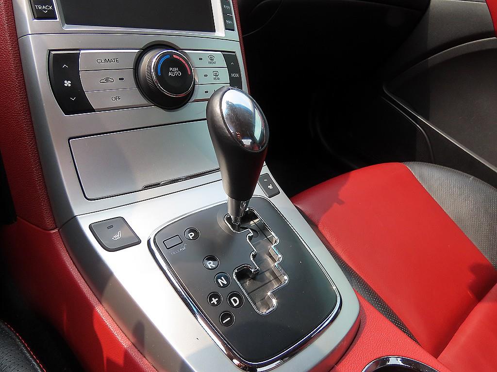 HYUNDAI Genesis - Vista 11