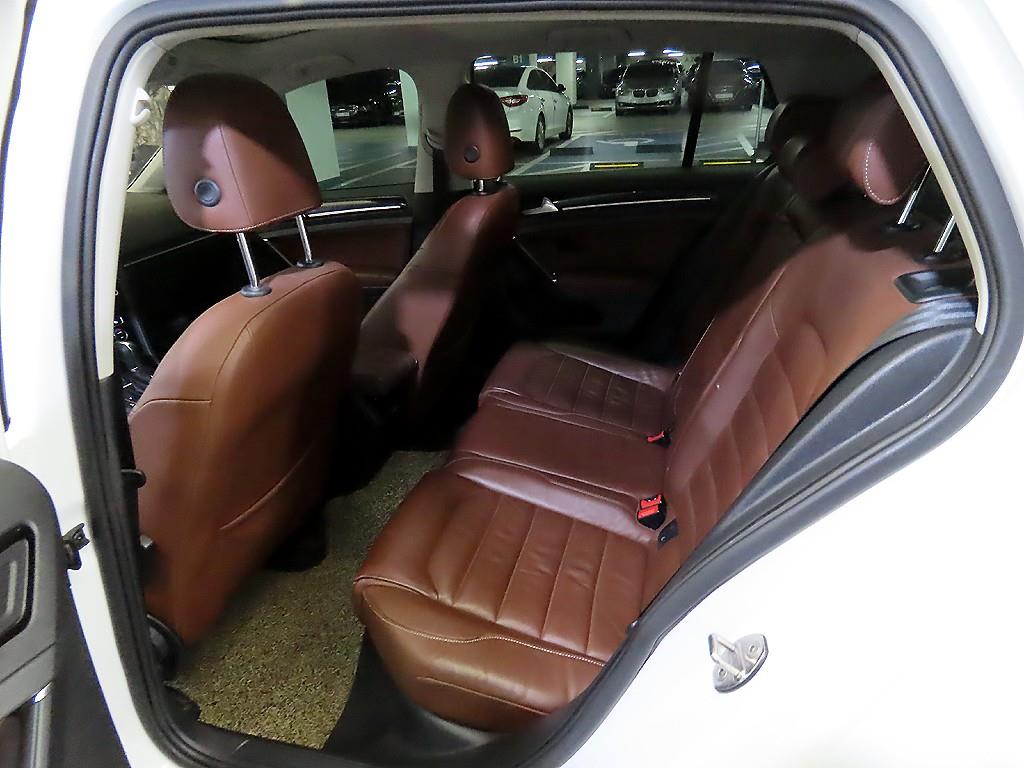 Volkswagen Golf - Vista 7