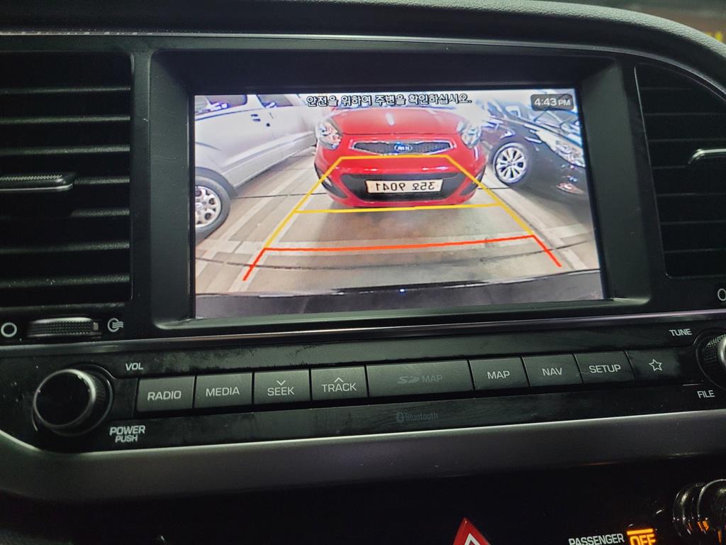 HYUNDAI Avante - Vista 8