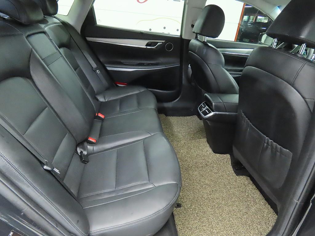 HYUNDAI Grandeur - Vista 7