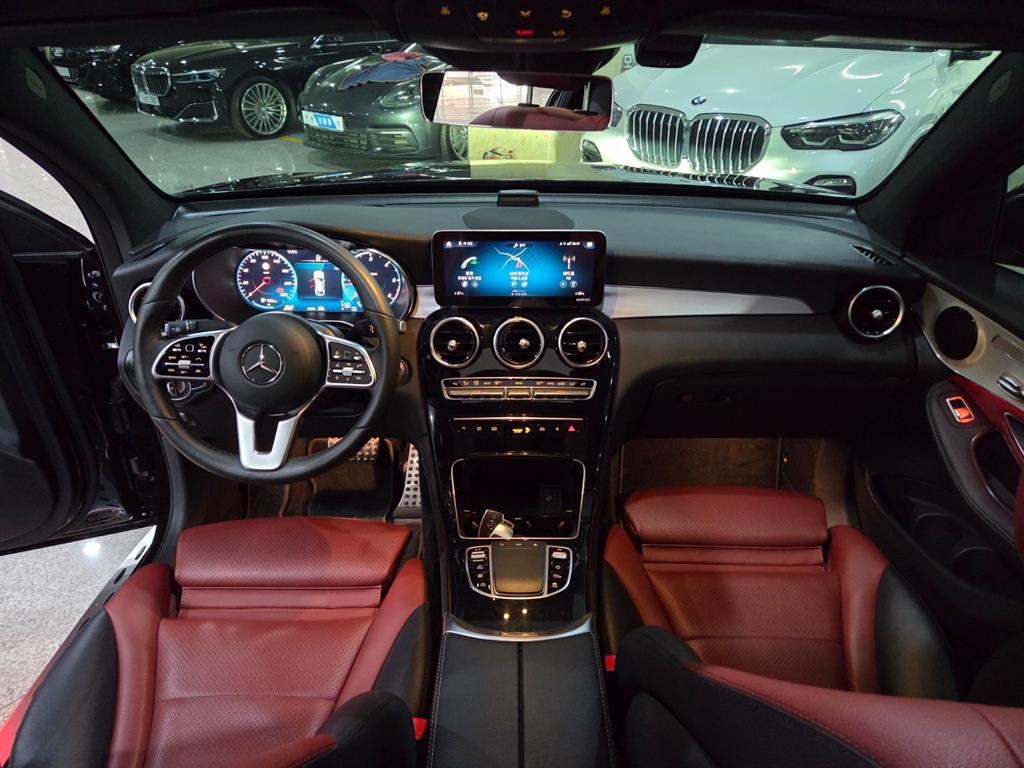 Mercedes Benz GLC Class - Vista 8