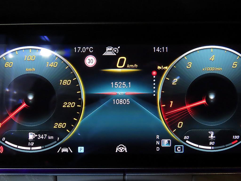 Mercedes Benz E class - Vista 9