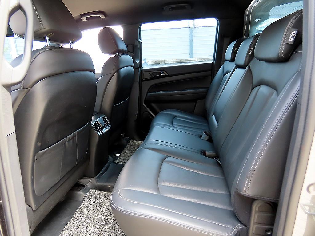 Ssangyong Rexton - Vista 6