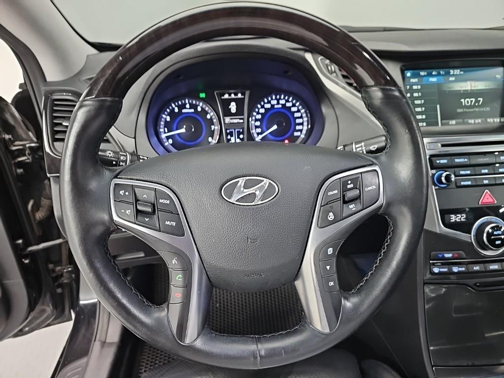 HYUNDAI Grandeur - Vista 11