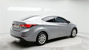 HYUNDAI Avante - Vista 4