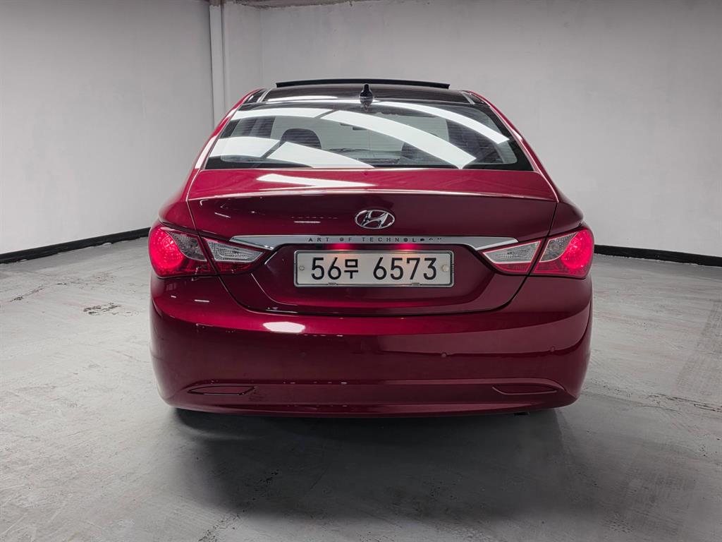 HYUNDAI Sonata - Vista 4