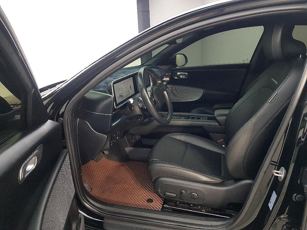 HYUNDAI Ioniq 6 - Vista 8