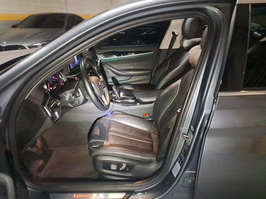 BMW 5 Series - Vista 5