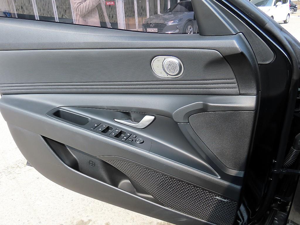 HYUNDAI Avante - Vista 11