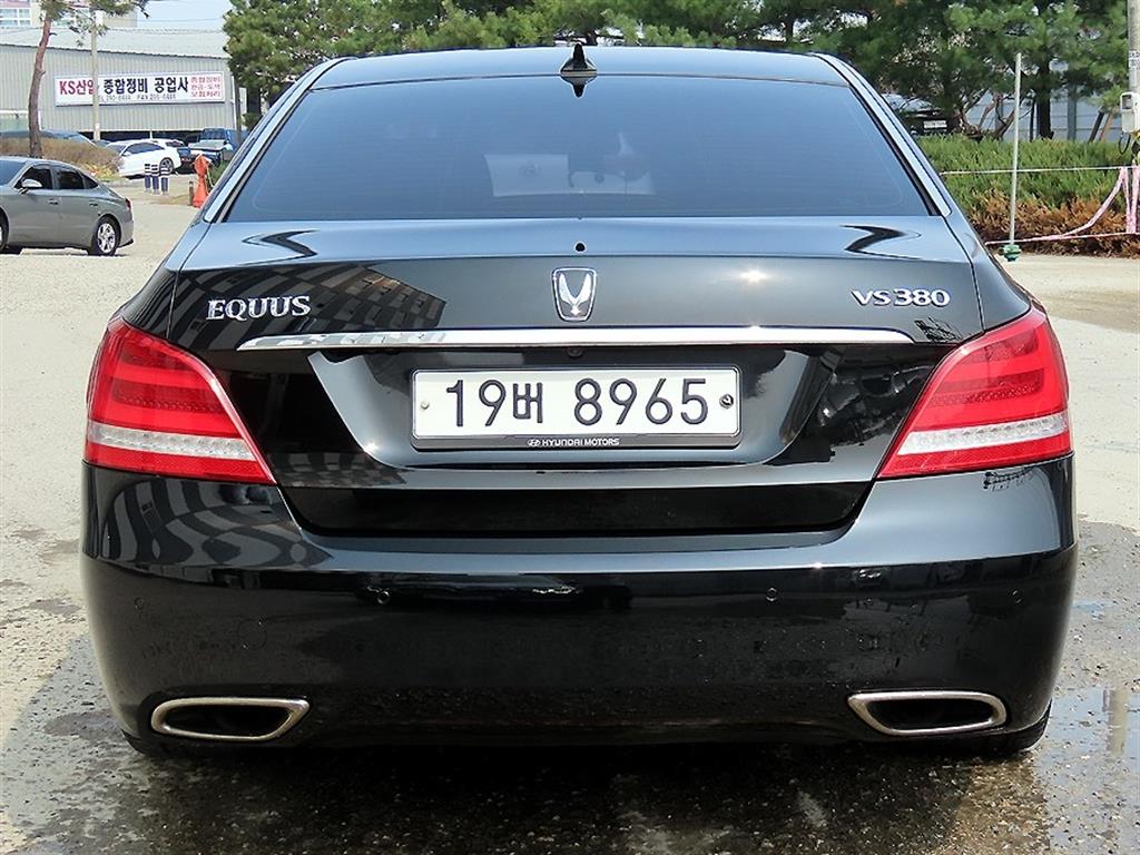 HYUNDAI Equus - Vista 4